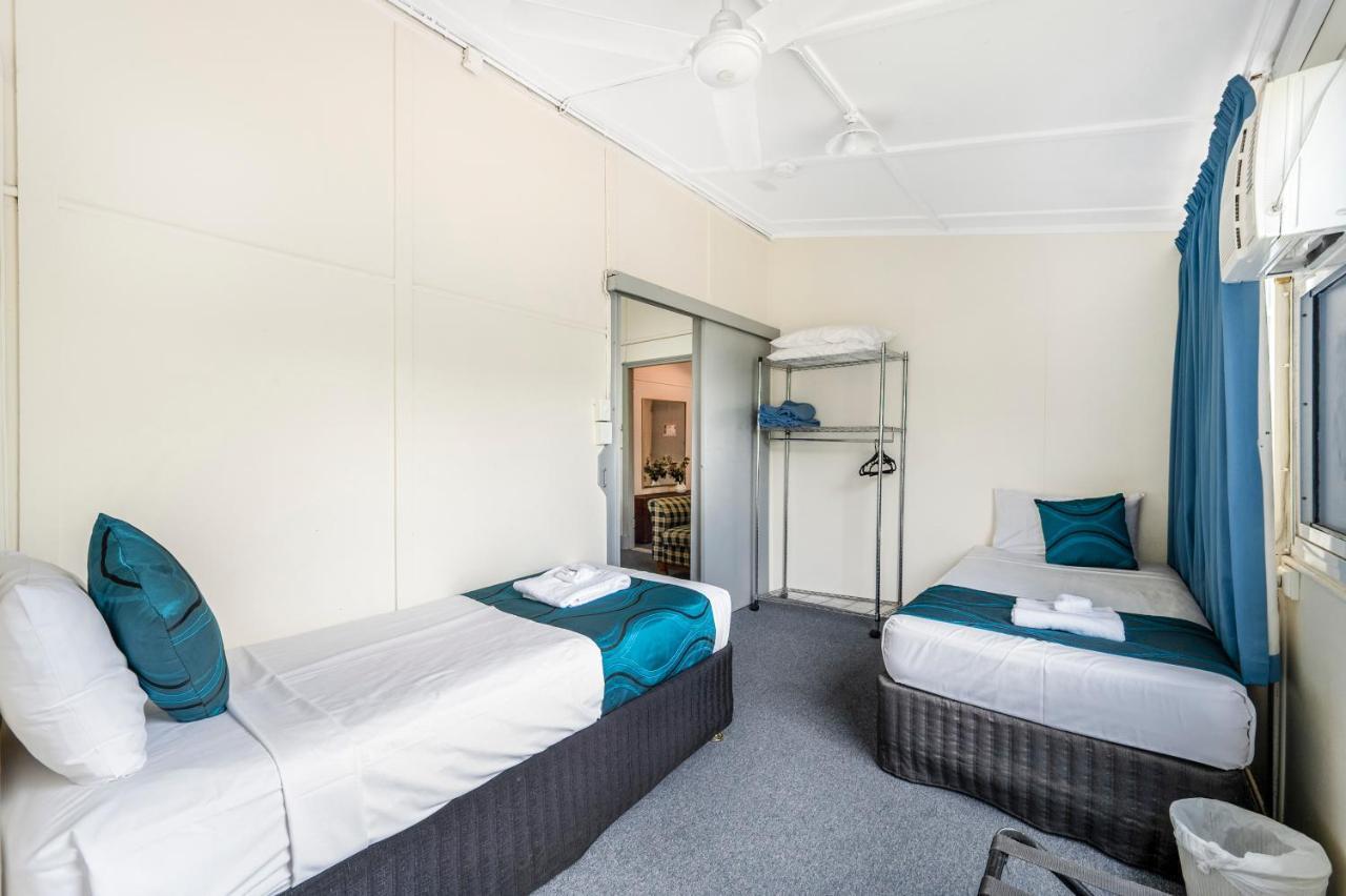 Strand Motel Townsville Esterno foto