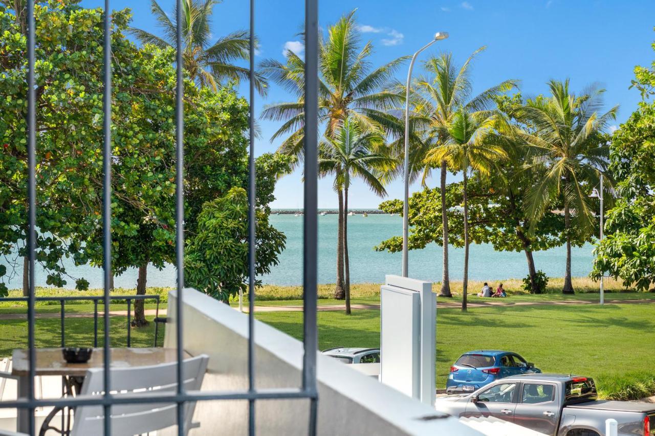 Strand Motel Townsville Esterno foto